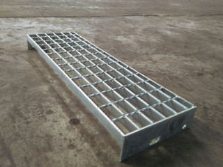 鍍鋅鋼格板踏步廠家定制規格齊全